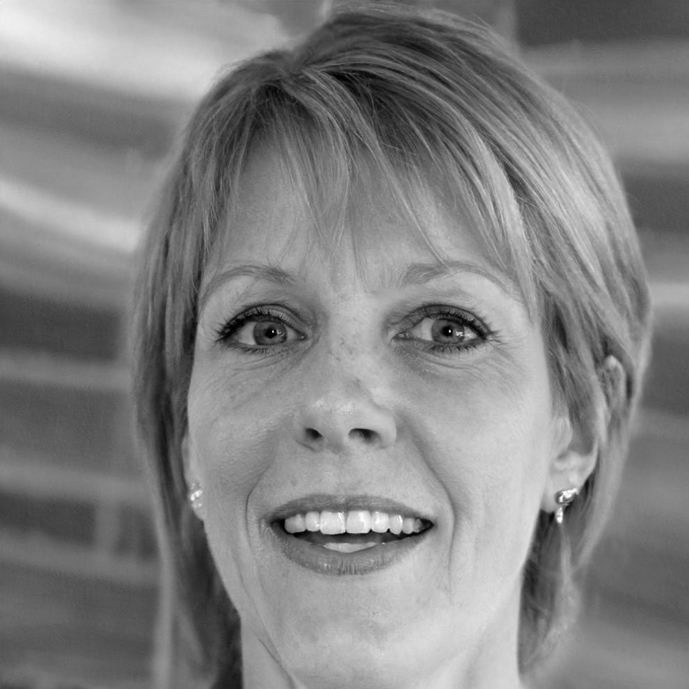 Elena Vasquez, Startup Scaling Advisor